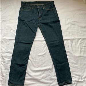 Men’s Levi’s straight legs